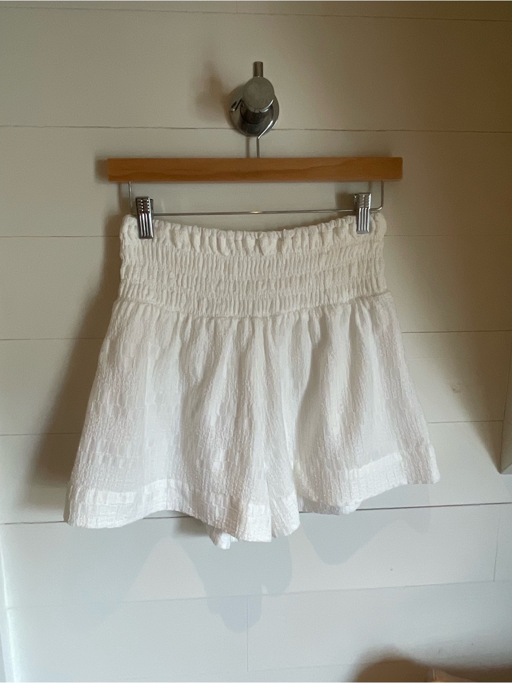 TCEC White Textured Smocked Waist Skort